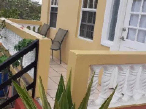 Vide Boutielle Lovely Pad Hotels in Choc