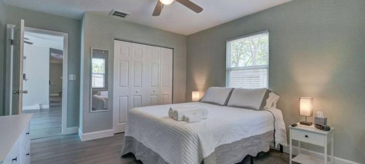 Heated Pool Close to St Pete Tampa Pet Friendly Hotels in Pinellas Park