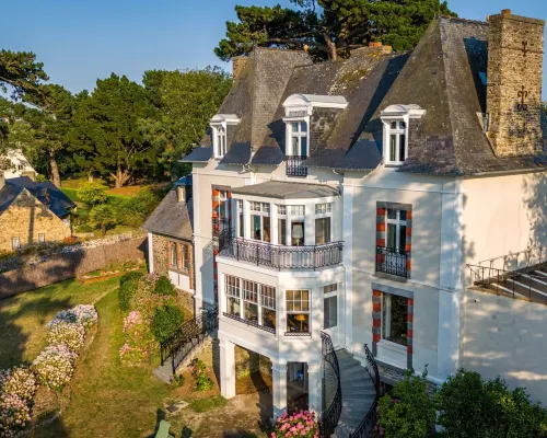 高埃別墅 迪納爾酒店