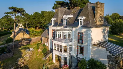 Villa Haute Guais, Maison et Table d'hôtes Vue Mer Hotels in Tremereuc