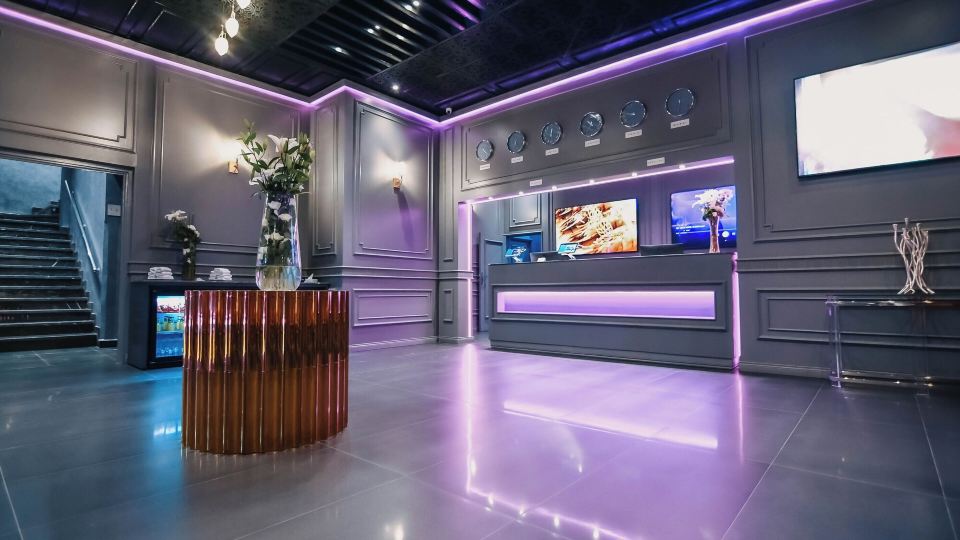 555 Hotel Clubbing Adults Only