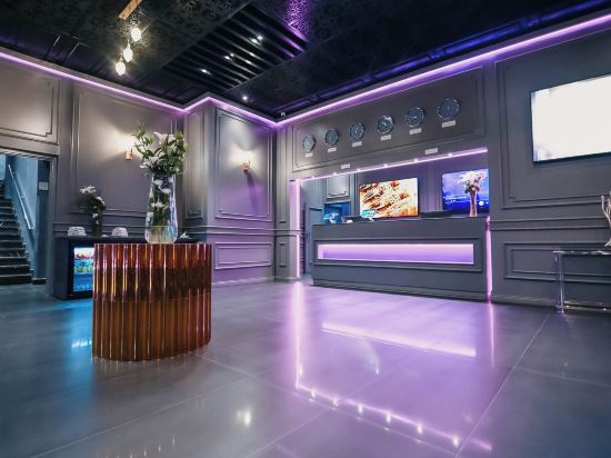 555 Hotel Clubbing Adults Only