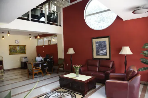 Diplomat Luxury Furnished Apartments - Condos