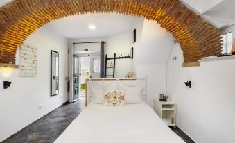 WHome Cozy Alfama Haven: Perfect for Exploring Lisbon