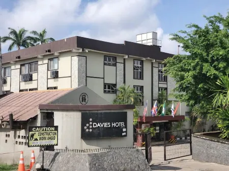 Davies Hotels Отели рядом с достопримечательностью «ИИТА Форест Сентер»