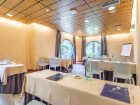 Port Jardín Milenio Hotels in Elche