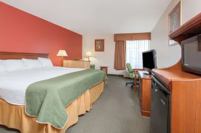 Days Inn & Suites by Wyndham Mt Pleasant Hotels in Mount Pleasant