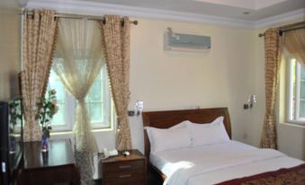 Lake 47 Suites