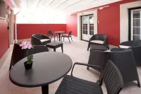 Famous Crows Lisbon Suites Hotels in Belem