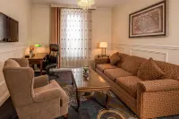 Parc Suites Hotel โรงแรมใกล้Vanier College