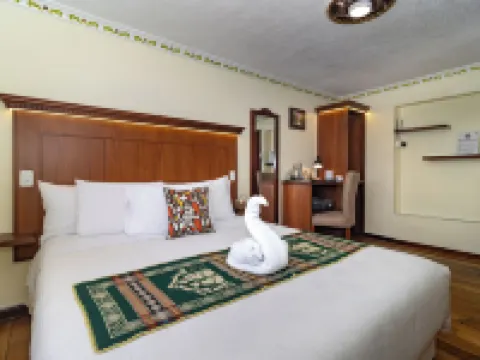 Friends Hotel & Rooftop - Historic Center & Museums Hotels in Quito