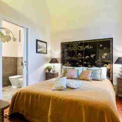 Casa Vera, Exquisite 2 Bedrooms 2 Baths Apartment with Garden, A/C, Close to Parking Rooms