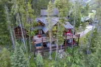 Luxury Log Chalet | Pool + Private HotTub | Ski in/Out | Overlooking Greywolf GC