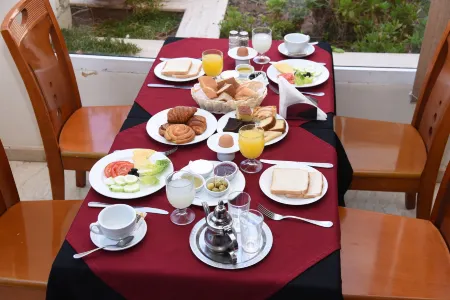 Golden Beach Appart'Hotel Отели рядом с достопримечательностью «Promenade Agadir Bay»