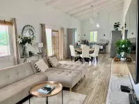 Stunning 3 Bed Villa, Balcony and Sea View