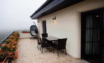Domeniul Greaca - Housity