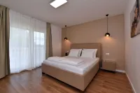 Villa Sophia with Private Swimming Pool Near the Beach! โรงแรมใน