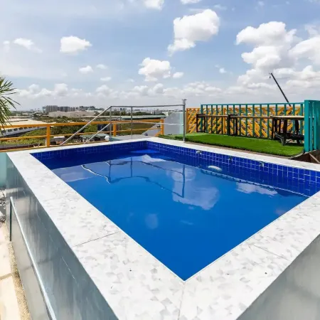 Rain Airport Bed and Breakfast Отели рядом с достопримечательностью «Arista Place»