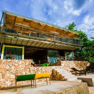 A Little Leaf Homestay Hotels near Paradise Cave