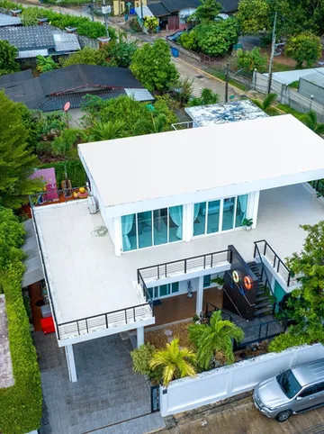 รูปภาพของพลูวิลล่าหรูและสดใส 5 ห้องนอน - ซีซี