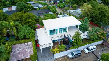 รูปภาพของพลูวิลล่าหรูและสดใส 5 ห้องนอน - ซีซี