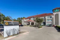 La Quinta Inn & Suites by Wyndham I-20 Longview South Hotels in Longview