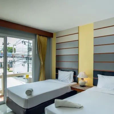 Phangan Pearl Villa Hotels near Haad Rin Pier
