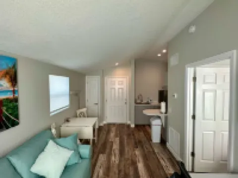 Cottage 23: The Lighthouse - Waterfront Lodging in Downtown Tavares, FL