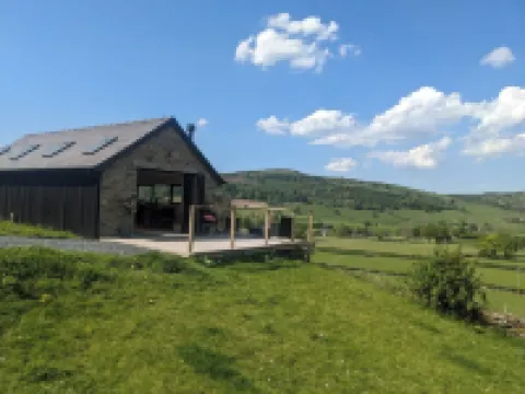 The Barn @ Tyn y Ffridd , Great Views, WiFi, Log Burner