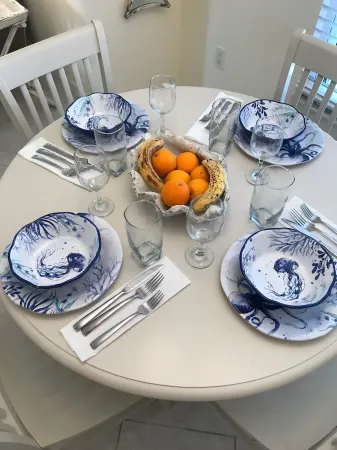 The Beach & Bay 120 Steps Away.  Semi-Private Fishing Dock, Free Bikes Отели в г. Манасота-Ки