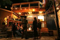 Cozy Micro-Brewery Home - บังกะโล