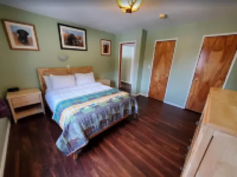 {Forget-Me-Not Inn} Alaskan Waterfront Vacation Rental (Eagle Suite)