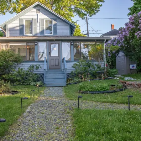 Steps to Restaurants, Shops & Waterfront, Bar Island, Free 2-Car Parking,  Wi-fi