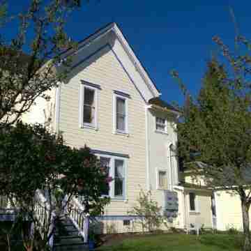 Just 3 Blocks from Downtown! Charming Studio Apartment! Hotel Exterior