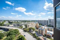 Spacious City View and Modern Amenities - Chic Urban Retreat