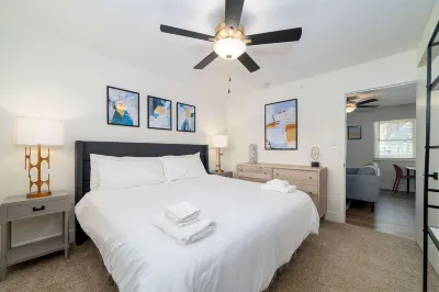 Tranquil Suite with Fire Pits and Beach Chairs - Modern Oasis