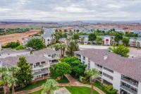 Sparkling Community Pools and Screened-in Balcony - Exquisite Paradise Retreat