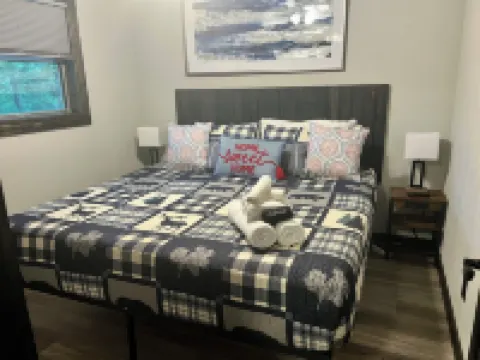 Little Owl Cabin #10 - Sleeps 6. Resort Pool&Spa, Fire Pit. Sdc 1 mi. Dogs ok!