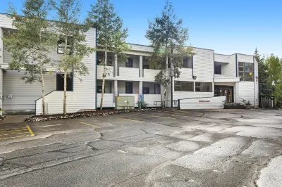 River Bank Lodge 2914 Hotels in River Run