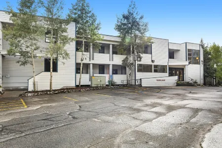 River Bank Lodge 2914