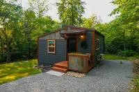 Mini Wood Stove and Fresh Eggs Collection - Charming Rustic Escape Hotels in McDonald County