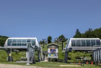 Ski-in/out condo with patio, full kitchen & high-speed WiFi Hotels in Ludlow