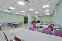 Sweeping Ocean Views and Cozy Balcony - Breathtaking Condo Retreat