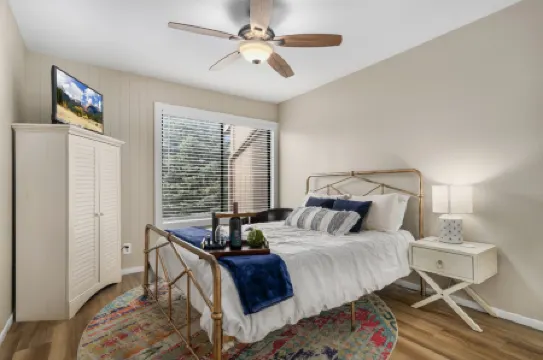 Stunning Mountain Views and Modern Amenities - Inviting Country Club Retreat