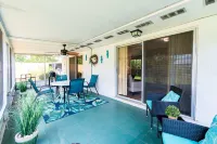 Large Screened Patio and Modern Kitchen - Beautiful Spacious Haven Hotels in Rockledge