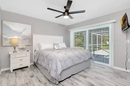 Charming Oasis with Pool and Grill - Inviting Golf Community Retreat