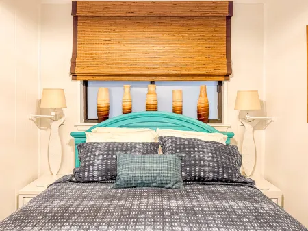 Oceanfront Views and Outdoor Pool - Charming Beach Sanctuary Отели в г. Север Миртл Бич