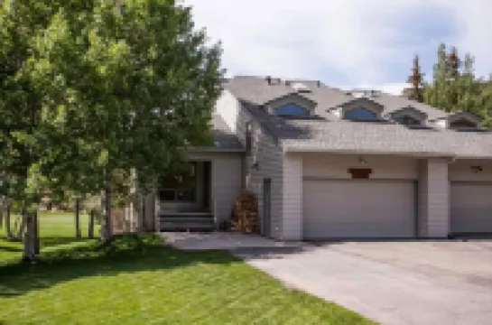 Spacious Outdoor Deck and Cozy Fireplace - Charming Mountain Retreat