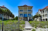 Private Boardwalk and Hot Tub Retreat - Exquisite Coastal Oasis