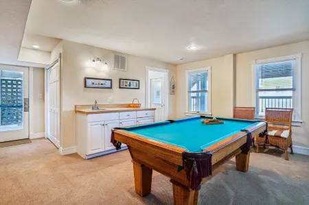 Private Pool, Hot Tub and Ocean Views - Stunning Coastal Haven Отели в г. Карритак